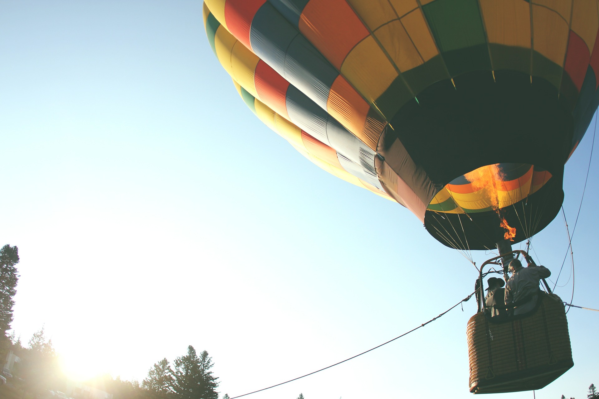 hot-air-balloon-401545_1920 Heißluftballons, der symbolisch für die Befreiung von Erfolgsblockaden steht